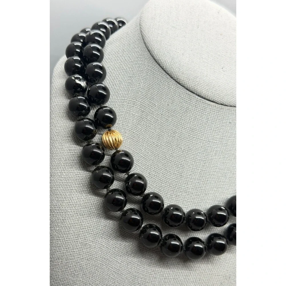 Black Glass Beaded And Knotted Necklace Ribbed Gold Tone‎ Accent Bead 35